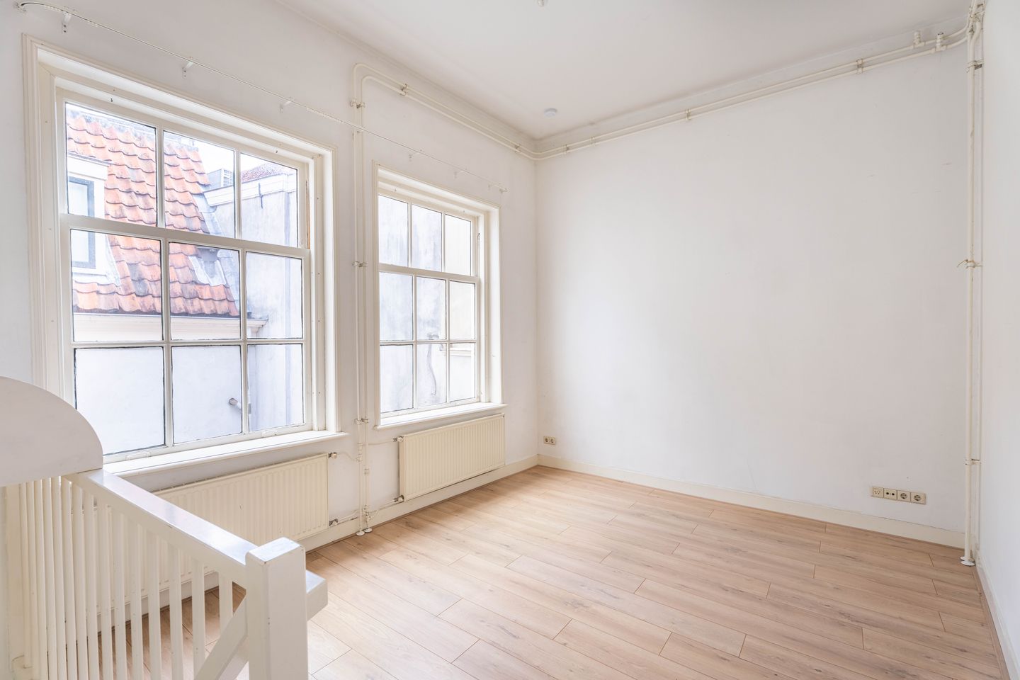 Bright Ground‑Floor Apartment with Private Garden Near Leiden Centre — 14