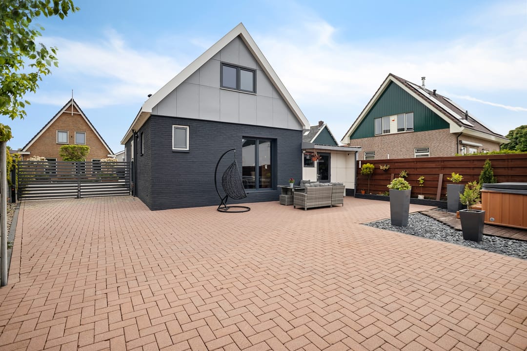 Sustainable Detached Home with Solar Panels and Garage in Avenhorn — 38