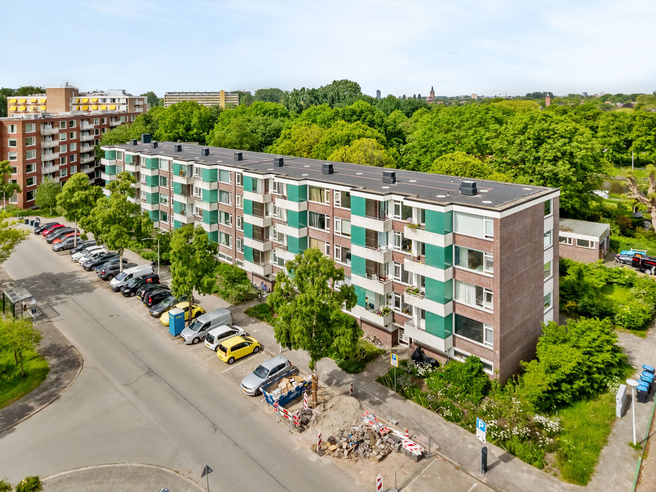 Spacious 3 Room Apartment with Two Balconies and City Views — 30