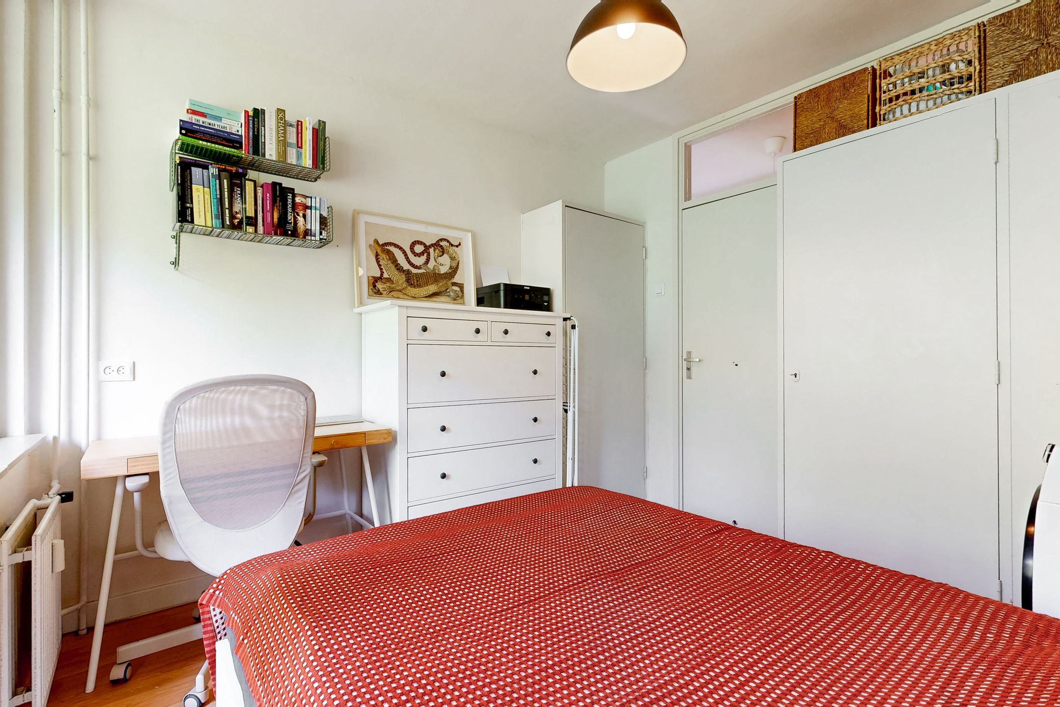 Spacious 3 Room Apartment with Two Balconies and City Views — 18