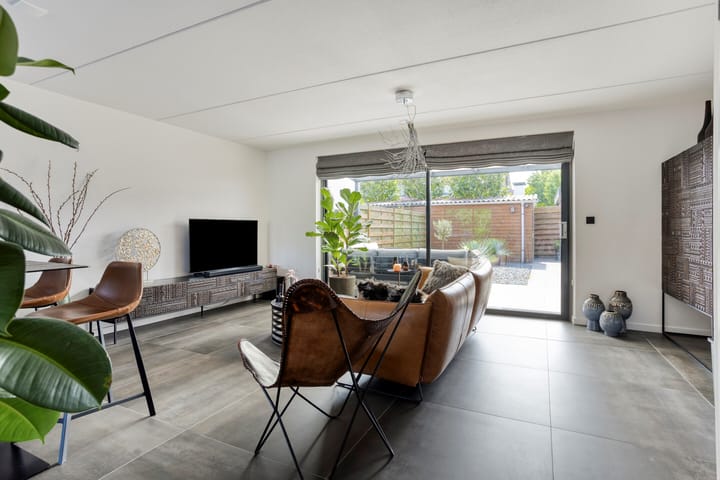 Tussenwoning te koop: Merelhof 7, Zeewolde