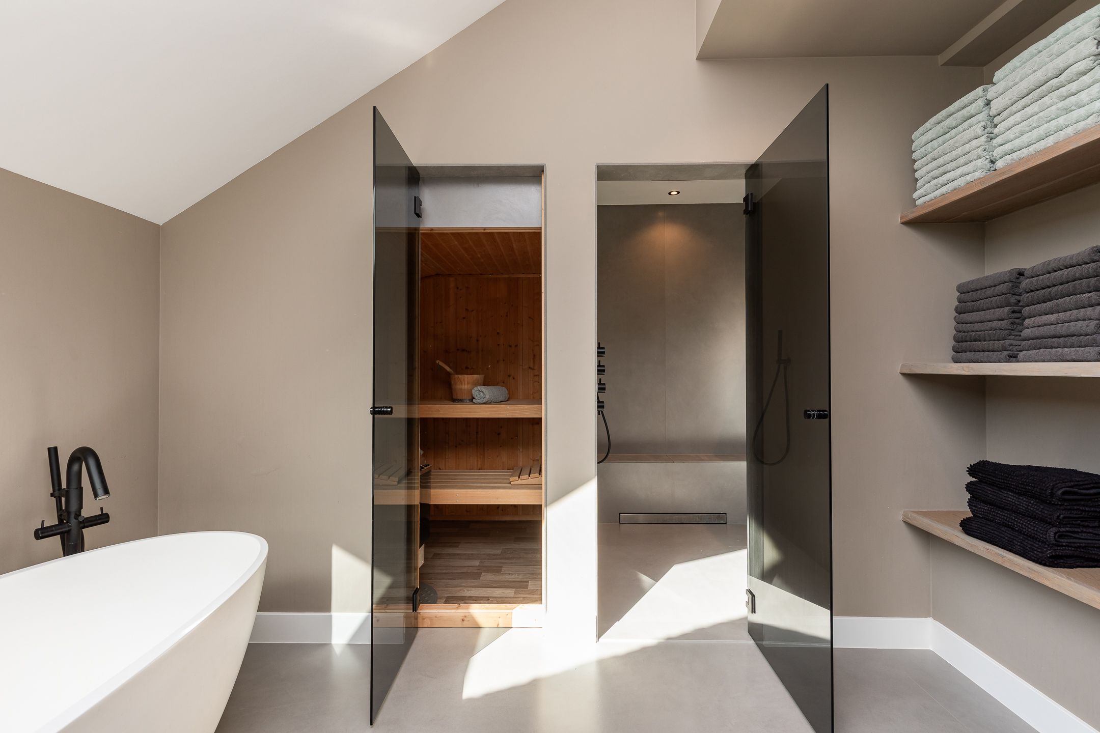 Photo 48 of Niels Bohrstraat 54