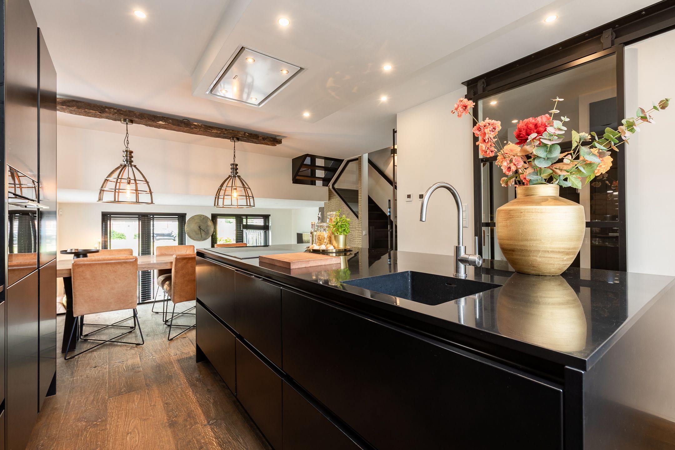 Photo 15 of Niels Bohrstraat 54