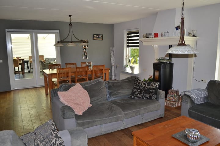 Photo 3 of Energiestraat 3