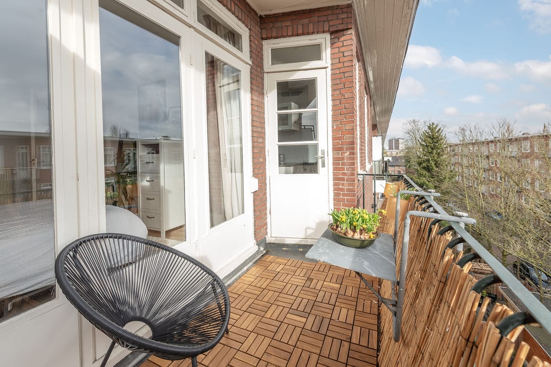 Well-Maintained 1940s Apartment with Two Balconies in Bos en Lommer — 13