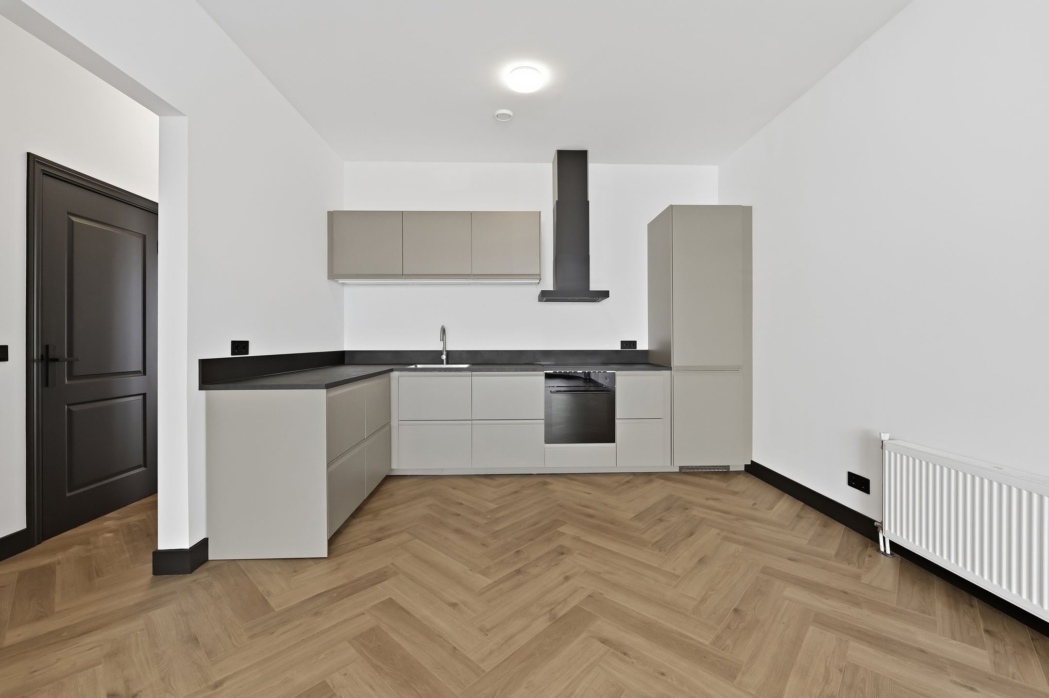 Fully Renovated Ground Floor Apartment in Regentessekwartier — 12
