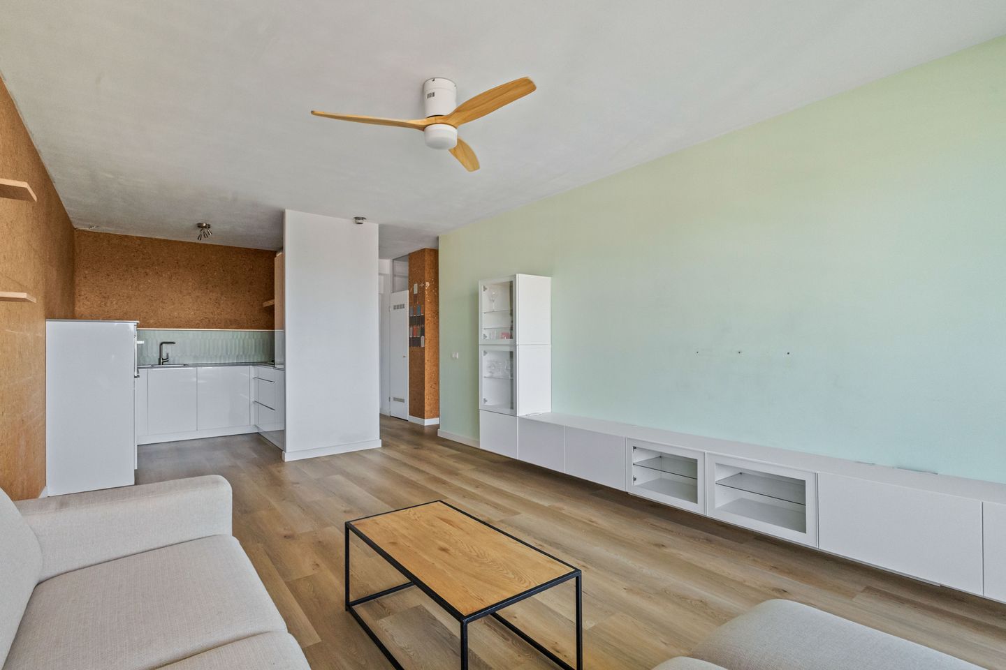 Bright Top-Floor Apartment with Panoramic Views in Uithoorn — 10