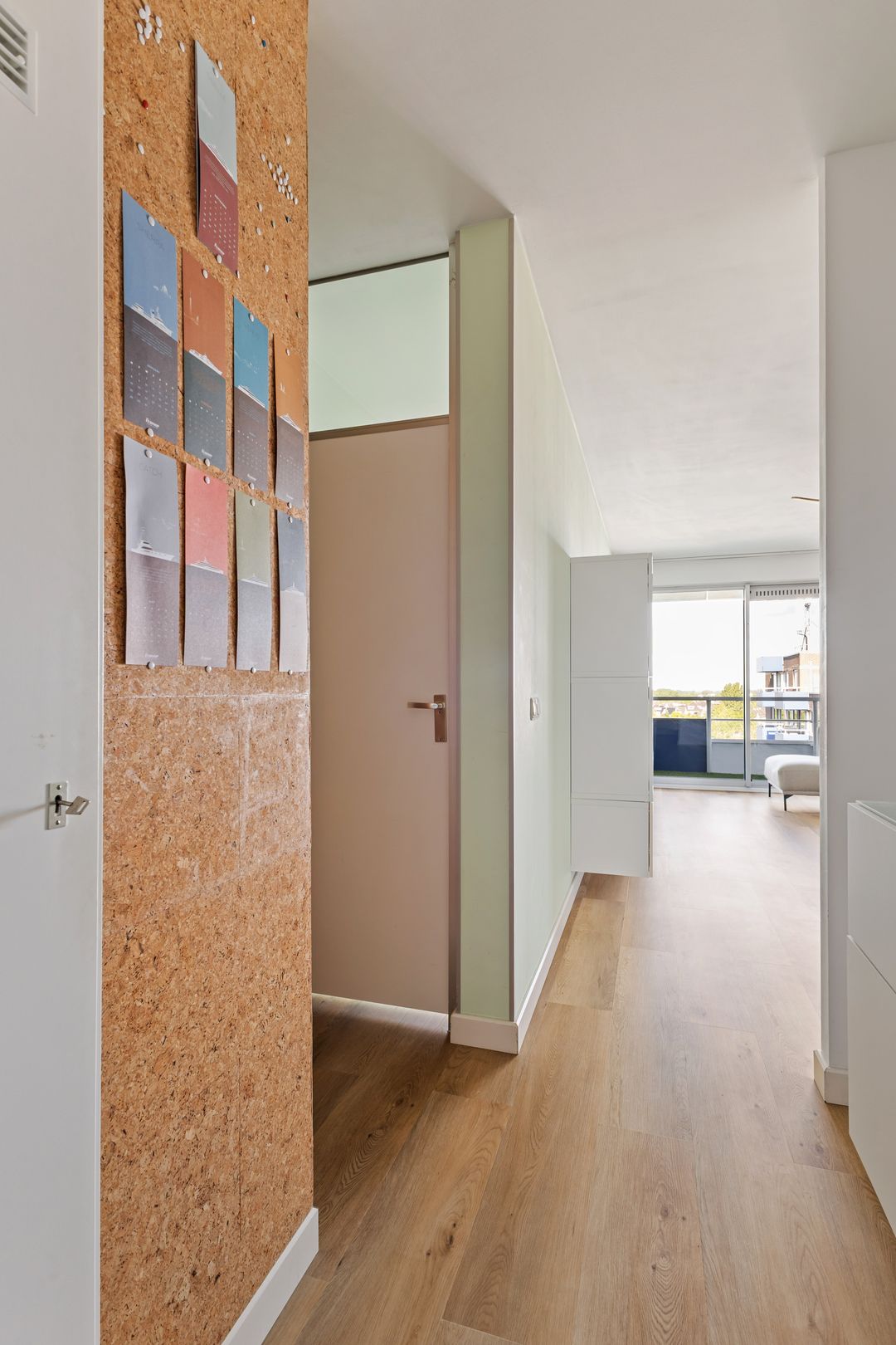 Bright Top-Floor Apartment with Panoramic Views in Uithoorn — 7