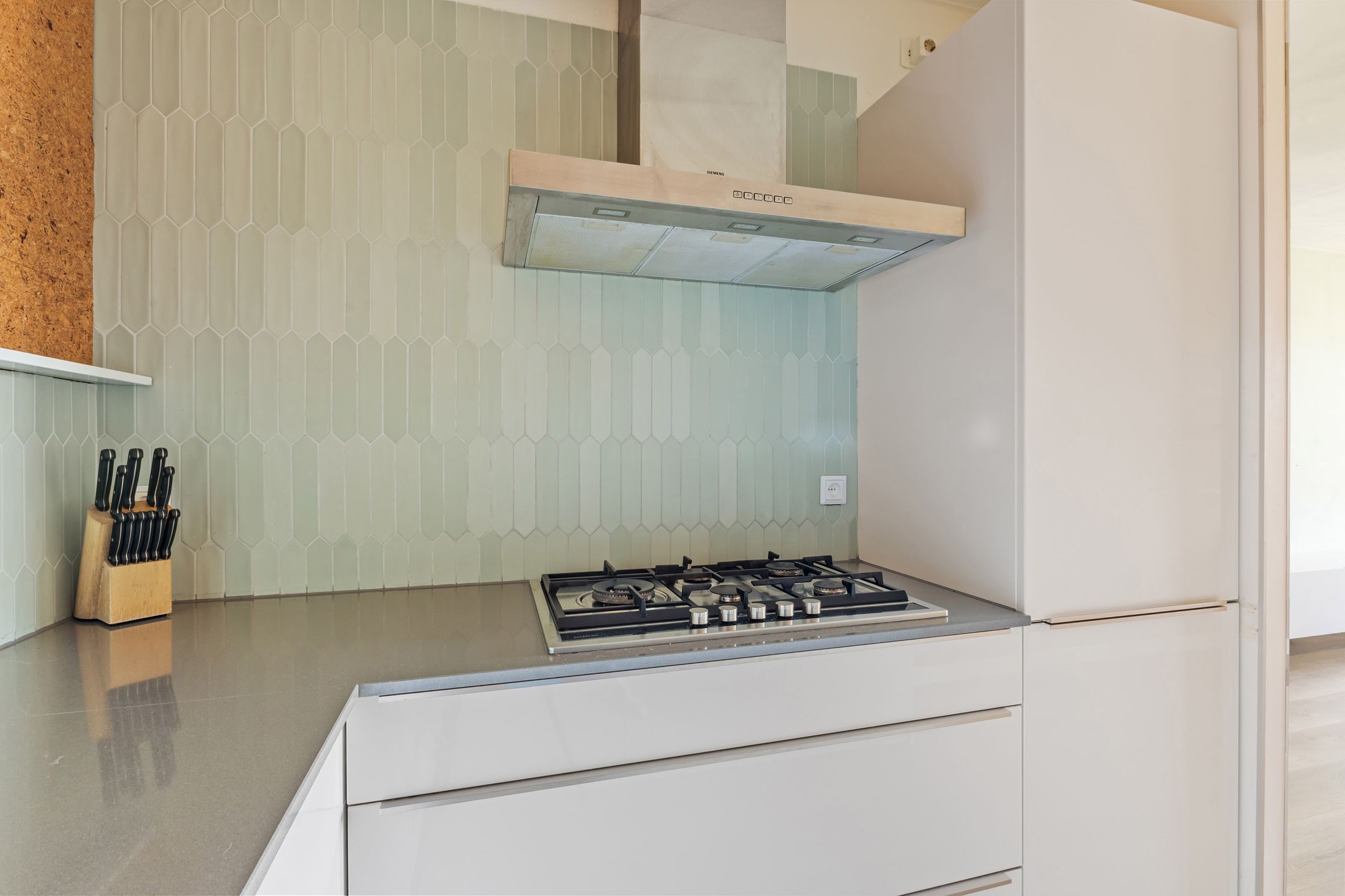 Bright Top-Floor Apartment with Panoramic Views in Uithoorn — 12