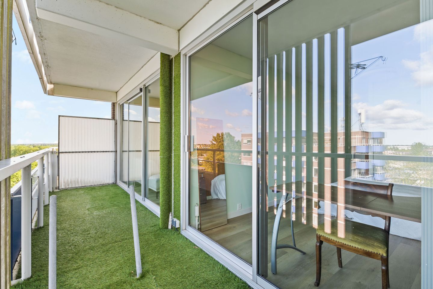 Bright Top-Floor Apartment with Panoramic Views in Uithoorn — 14