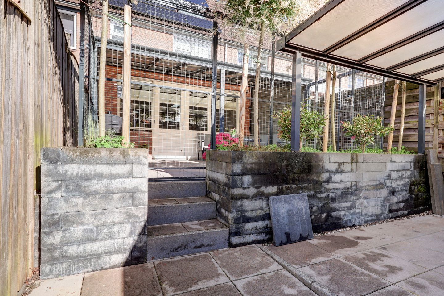 Modern renovated terraced house with energy label A and private garden — 34
