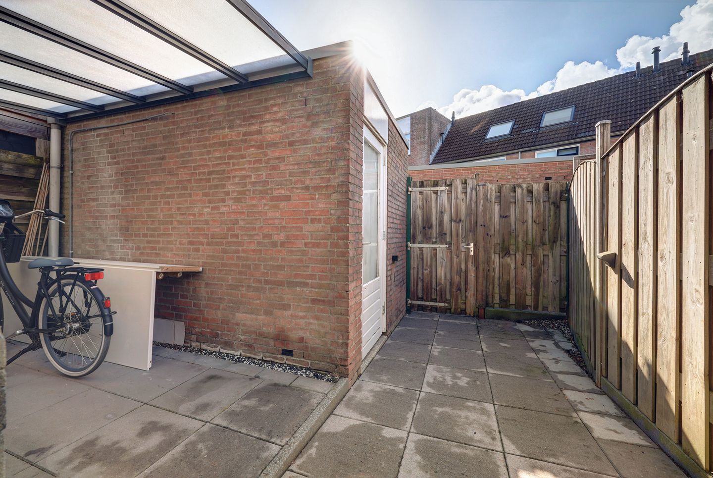 Modern renovated terraced house with energy label A and private garden — 35