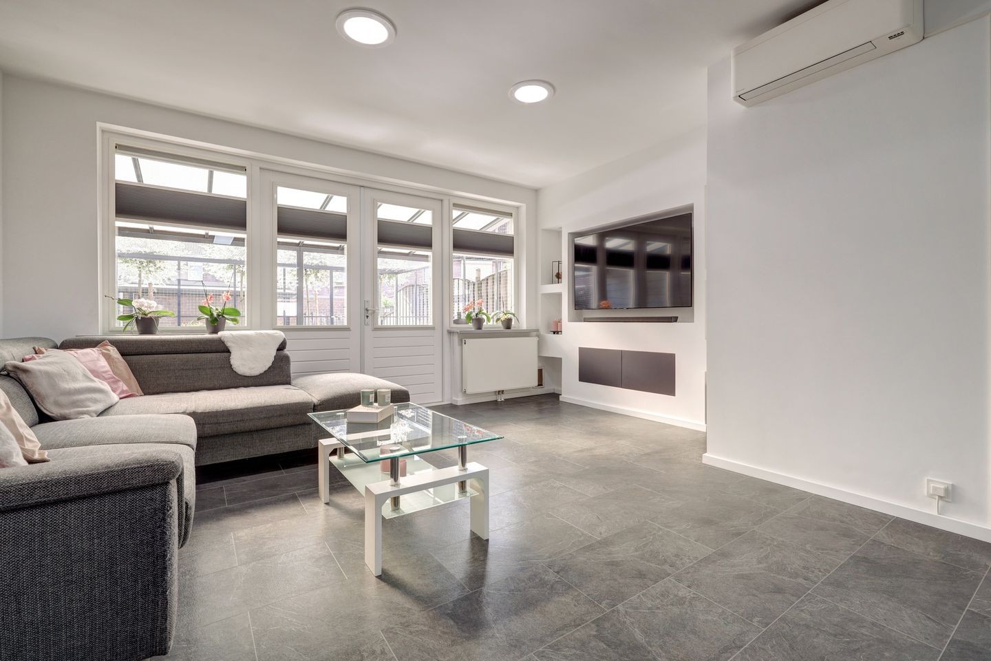 Modern renovated terraced house with energy label A and private garden — 10