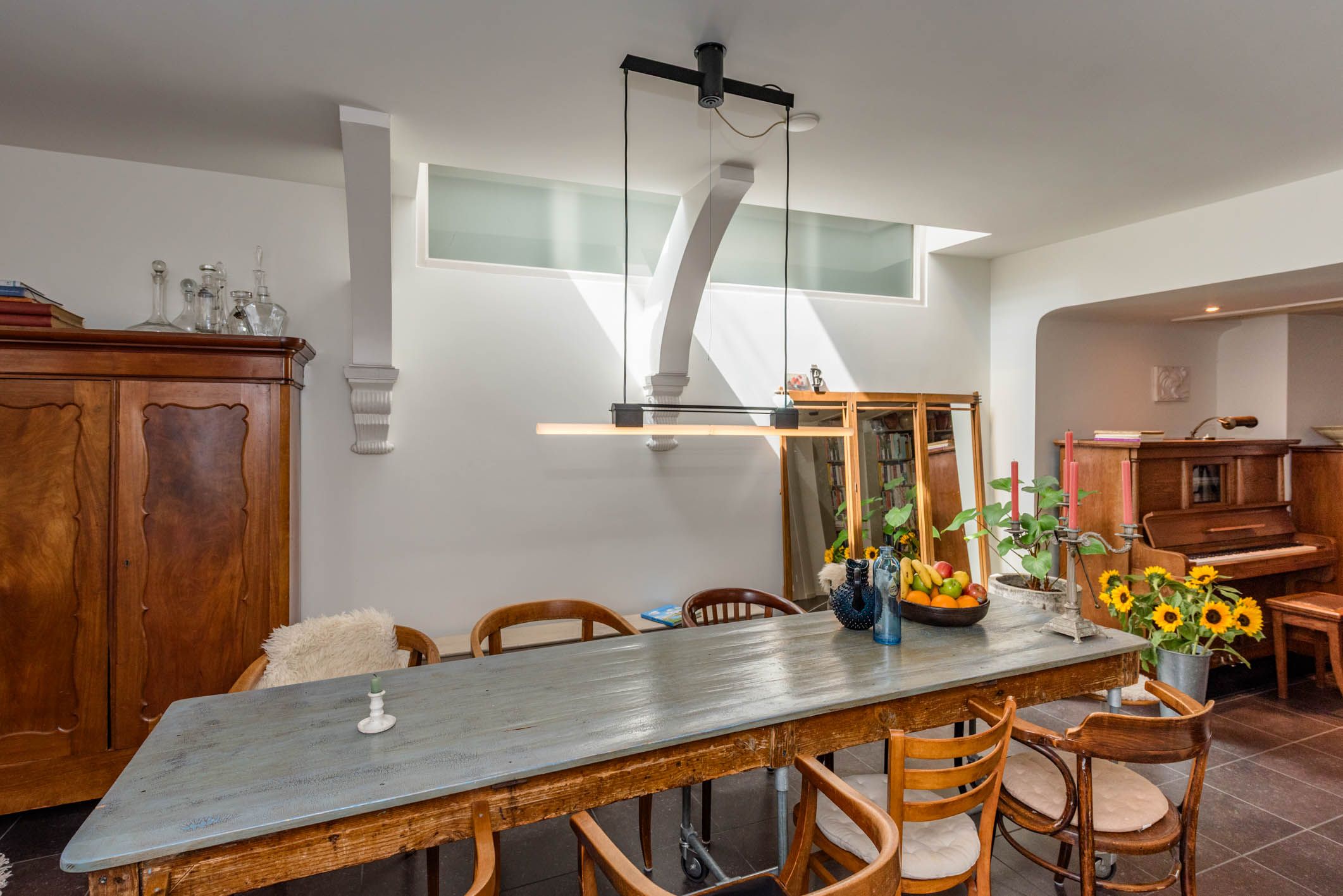 Historic 18th Century Monument Townhouse with Sunny Rooftop Terrace in Haarlem Center — 18