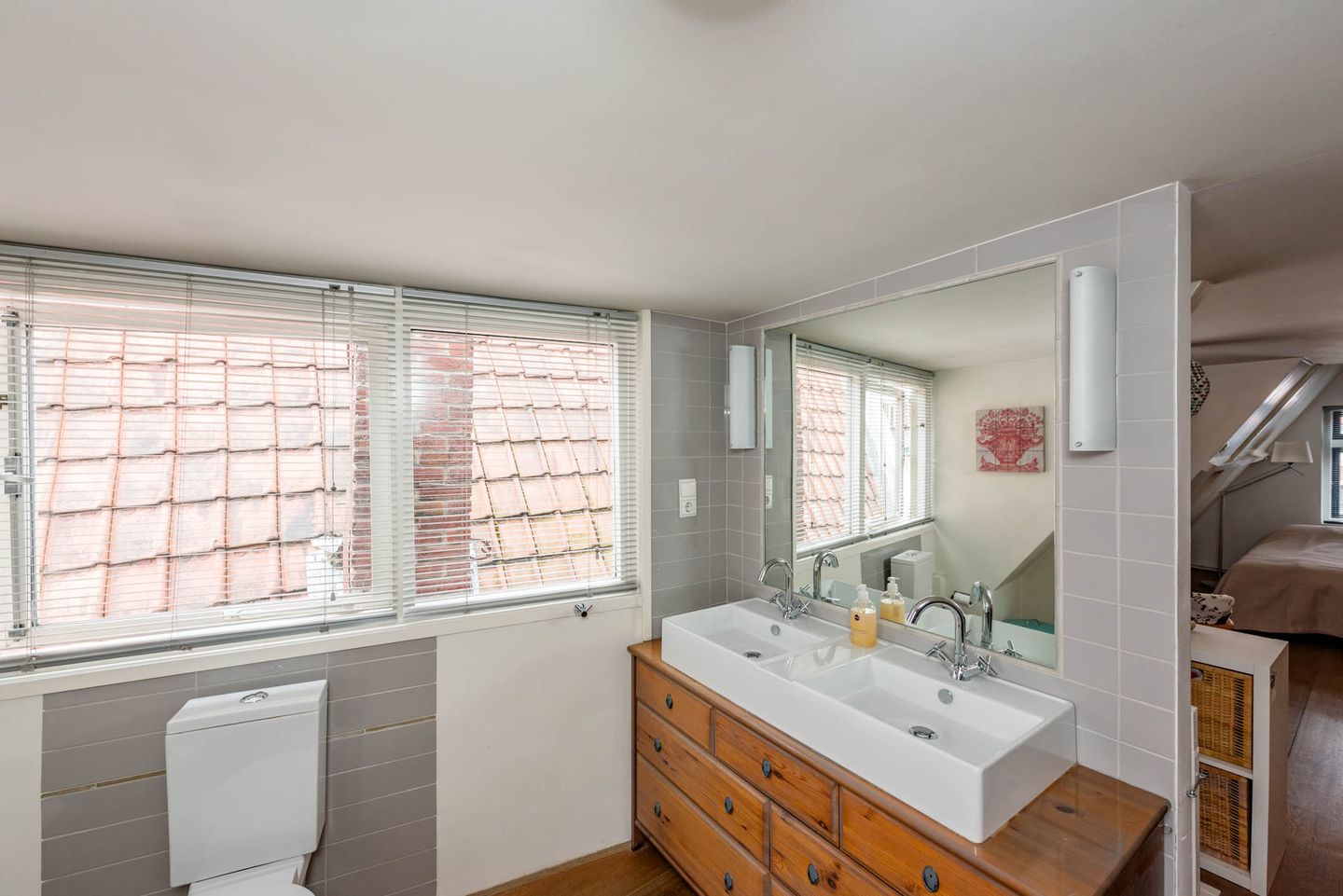 Historic 18th Century Monument Townhouse with Sunny Rooftop Terrace in Haarlem Center — 44