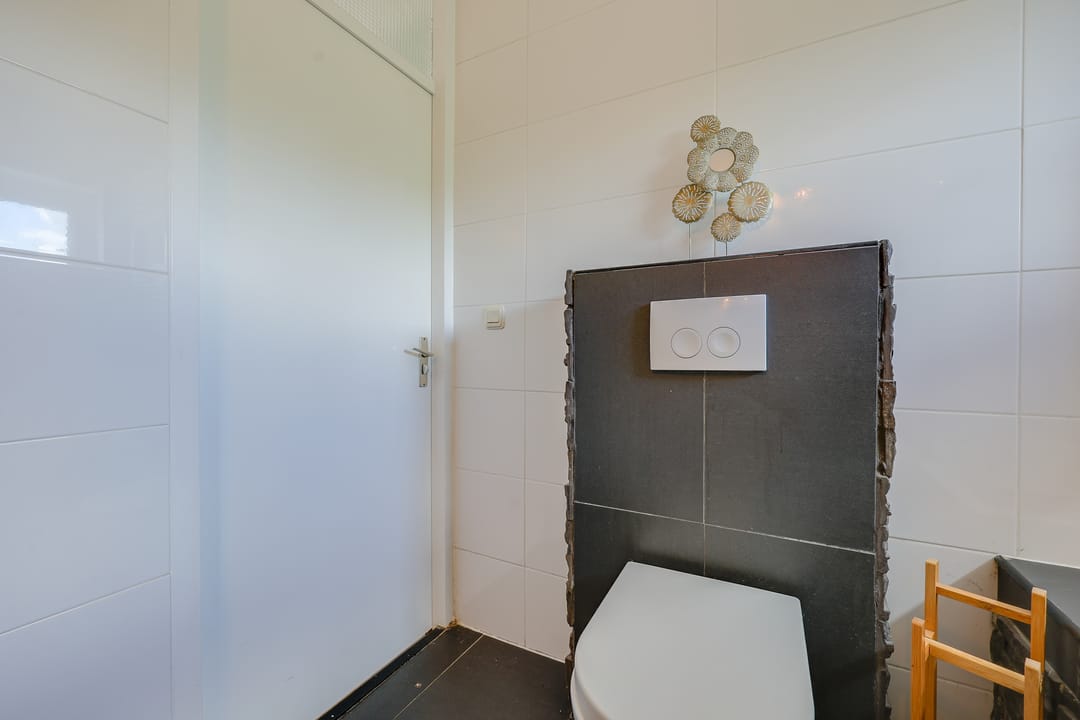 Photo 17 of Erik Satiestraat 10