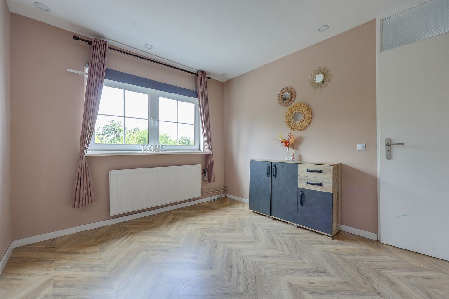 Photo 19 of Erik Satiestraat 10