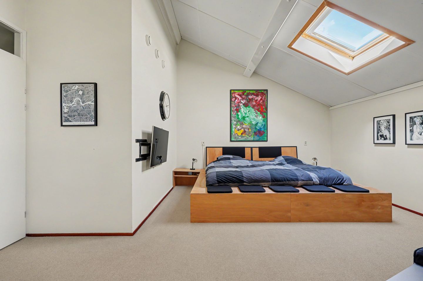 Spacious Maisonette Apartment with Panoramic Views in Schiedam — 34