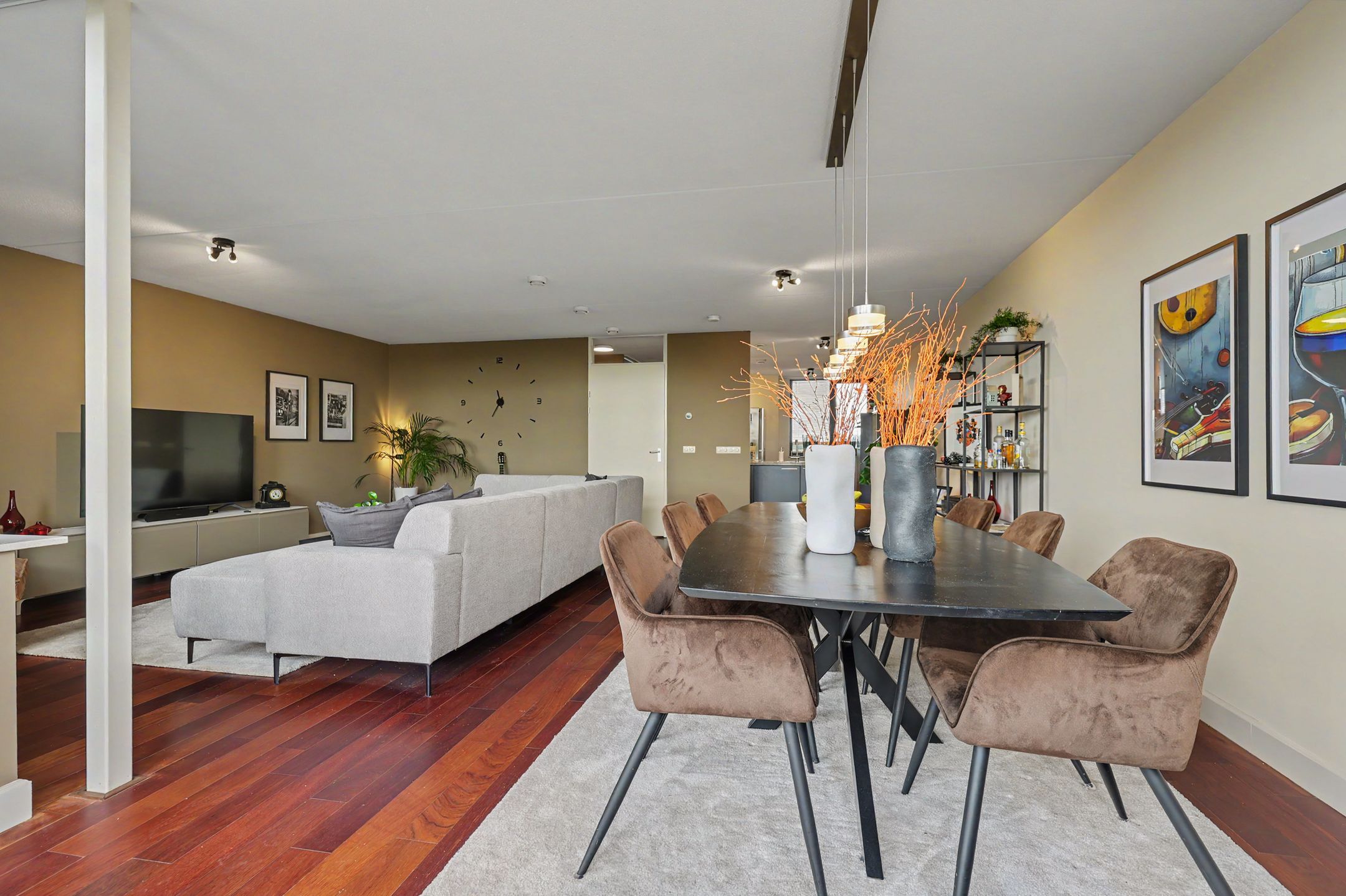 Spacious Maisonette Apartment with Panoramic Views in Schiedam — 15