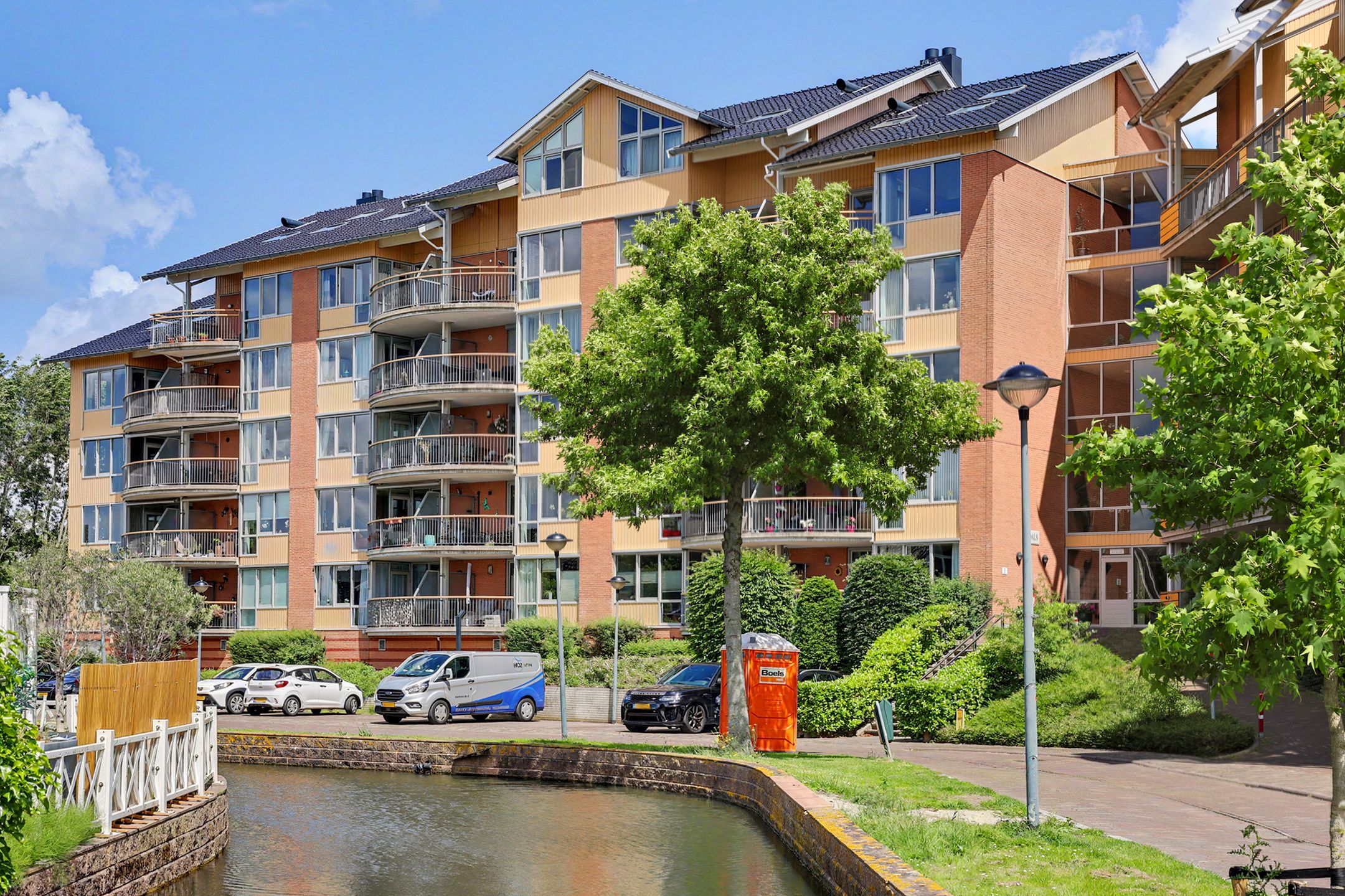 Spacious Maisonette Apartment with Panoramic Views in Schiedam — 42