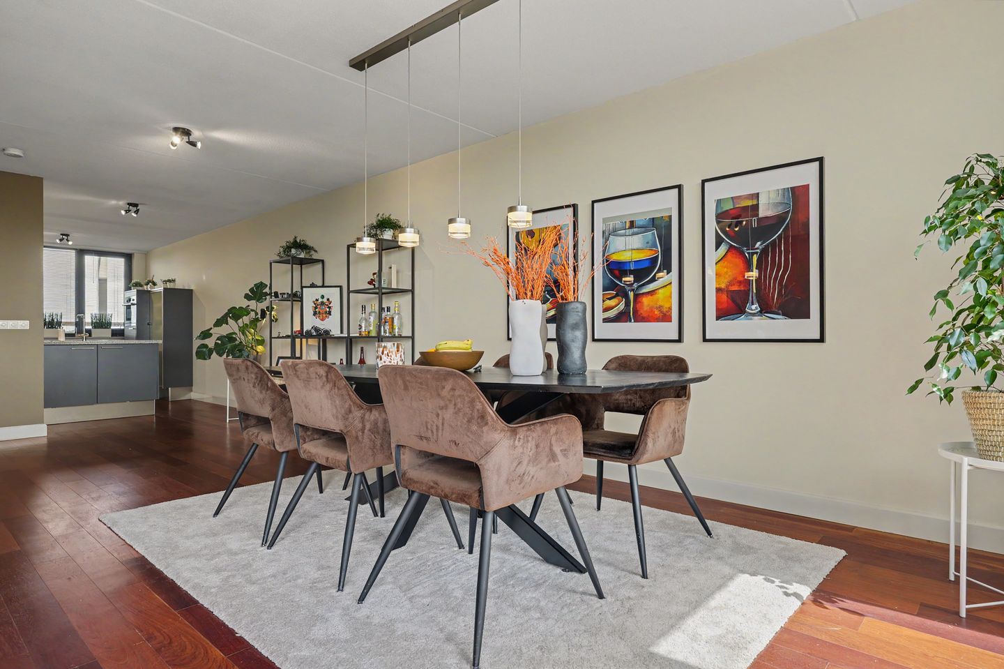 Spacious Maisonette Apartment with Panoramic Views in Schiedam — 14