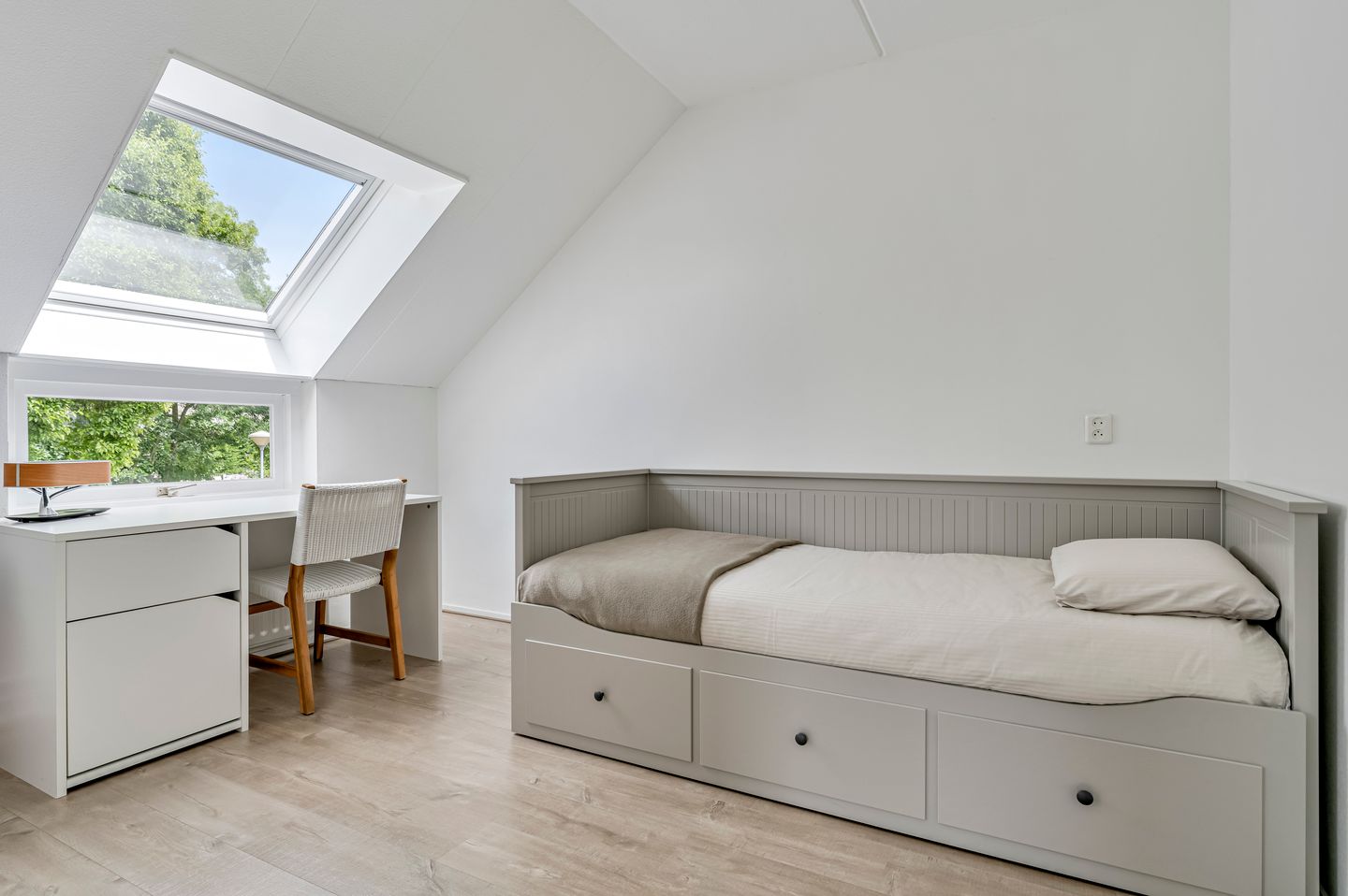 Move-in Ready Semi-Detached Family Home with Solar Panels in Maaspoort — 25