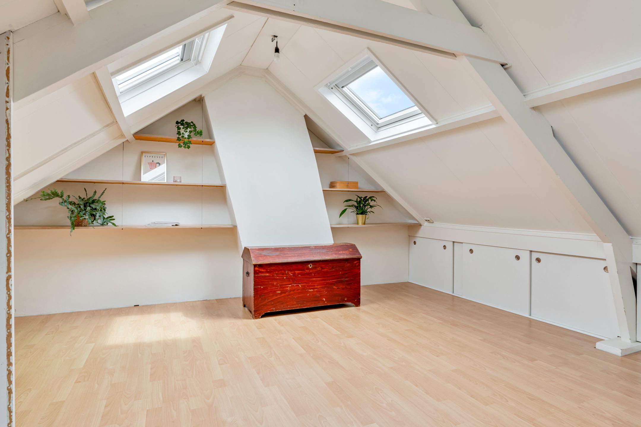 Fully Renovated 1930s-Style Corner Home in Desirable De Vliert Neighborhood — 36