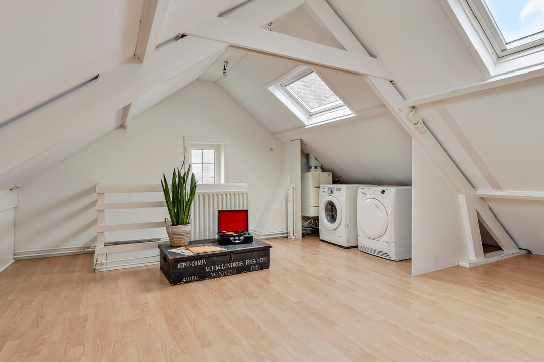Fully Renovated 1930s-Style Corner Home in Desirable De Vliert Neighborhood — 37