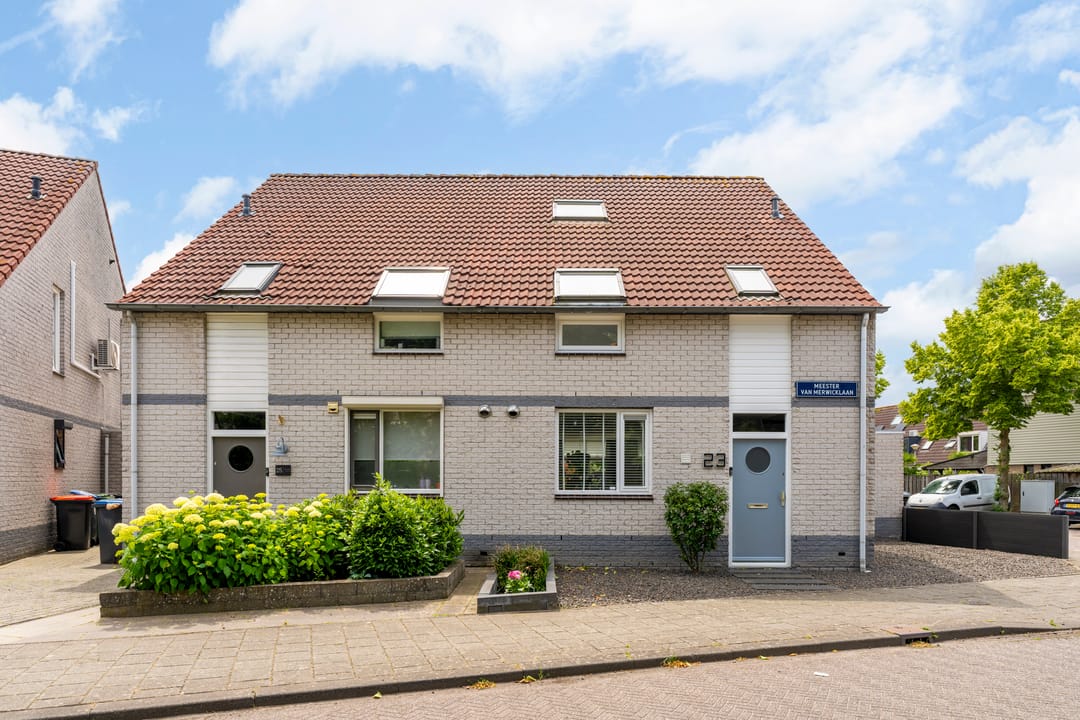 Move-in Ready Semi-Detached Family Home with Solar Panels in Maaspoort — 41