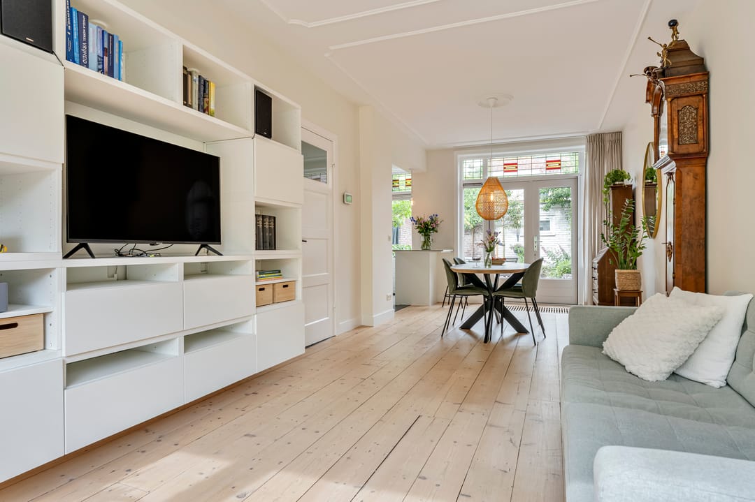 Fully Renovated 1930s-Style Corner Home in Desirable De Vliert Neighborhood — 7
