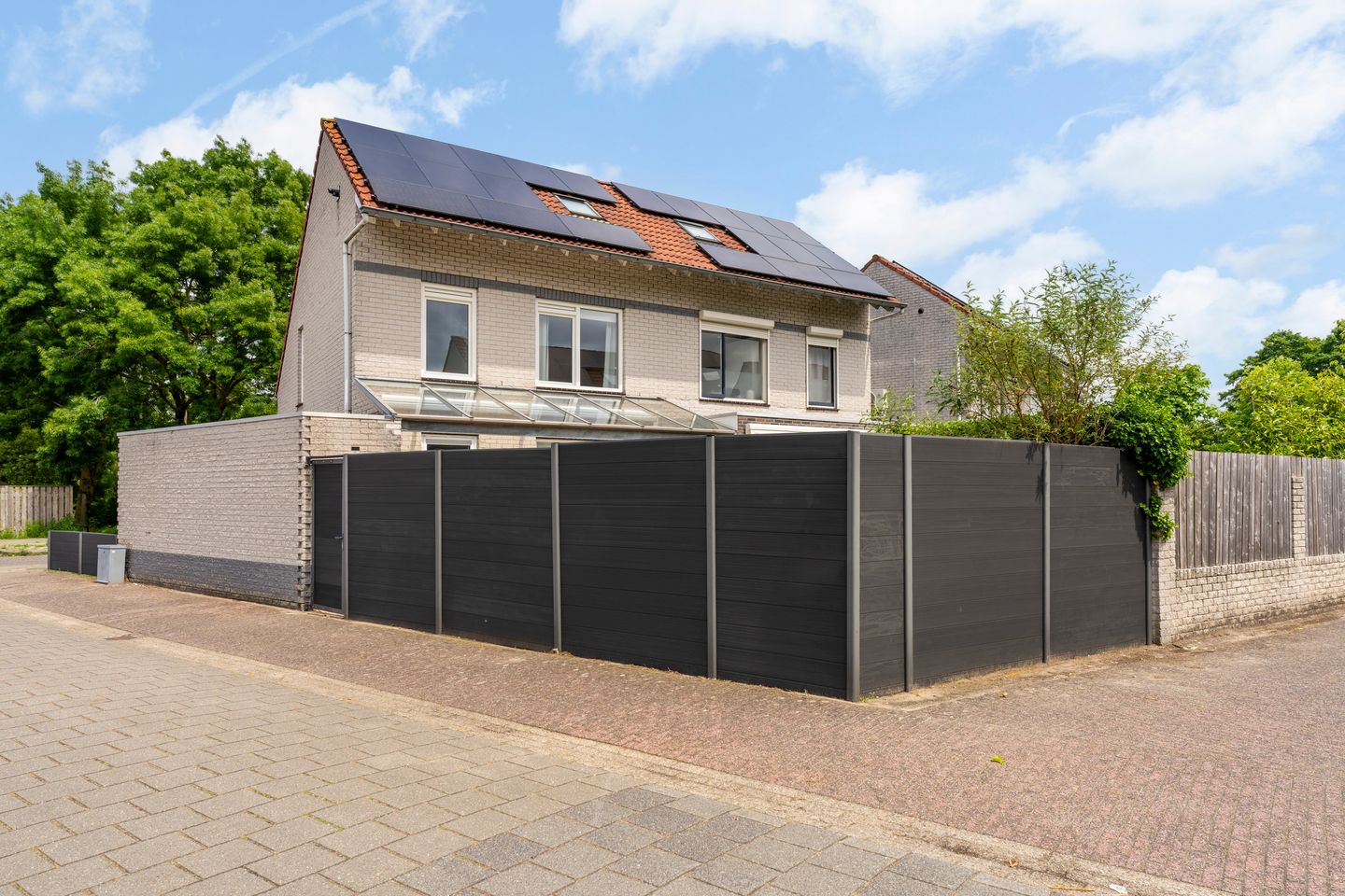Move-in Ready Semi-Detached Family Home with Solar Panels in Maaspoort — 44