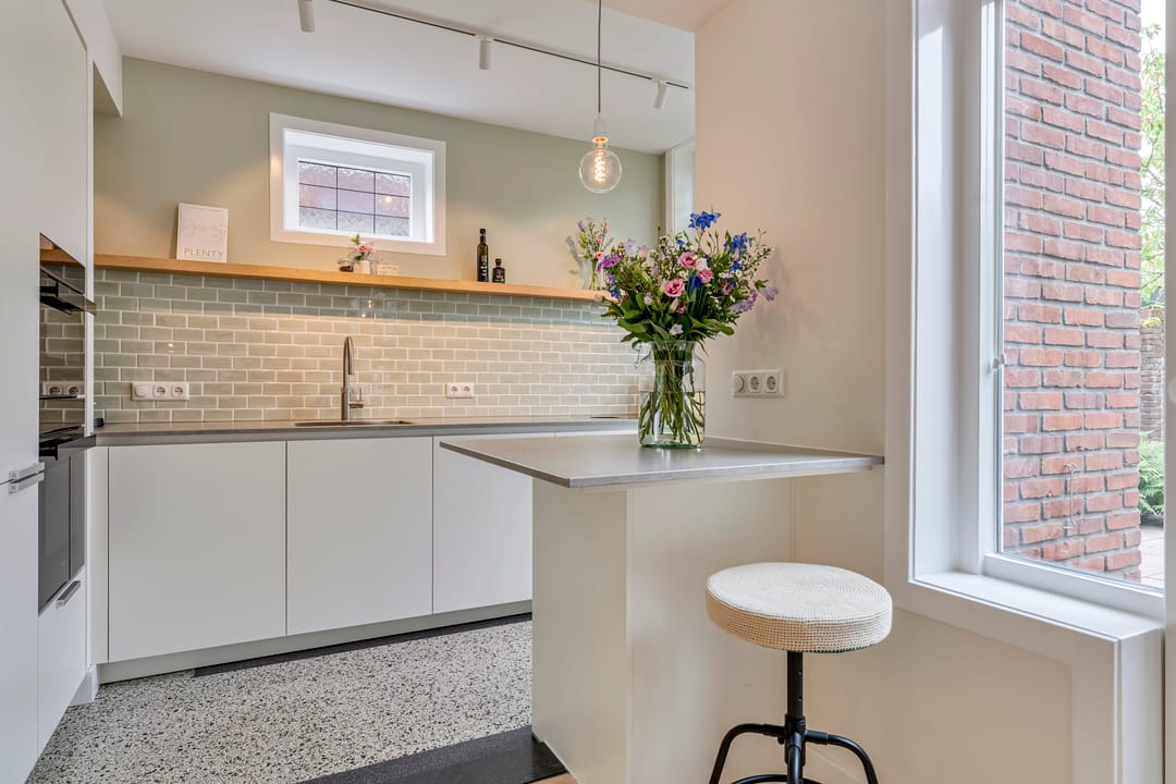 Fully Renovated 1930s-Style Corner Home in Desirable De Vliert Neighborhood — 11