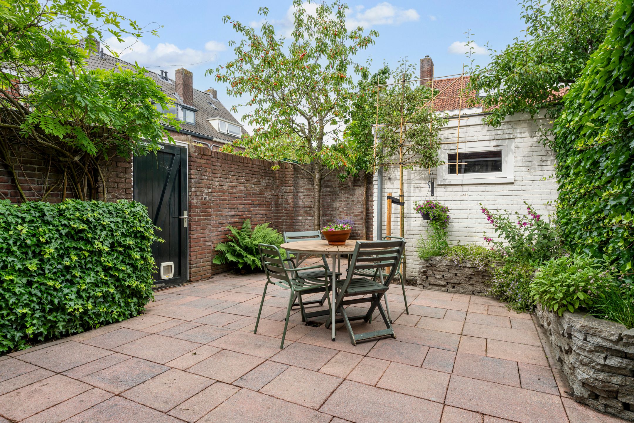 Fully Renovated 1930s-Style Corner Home in Desirable De Vliert Neighborhood — 18