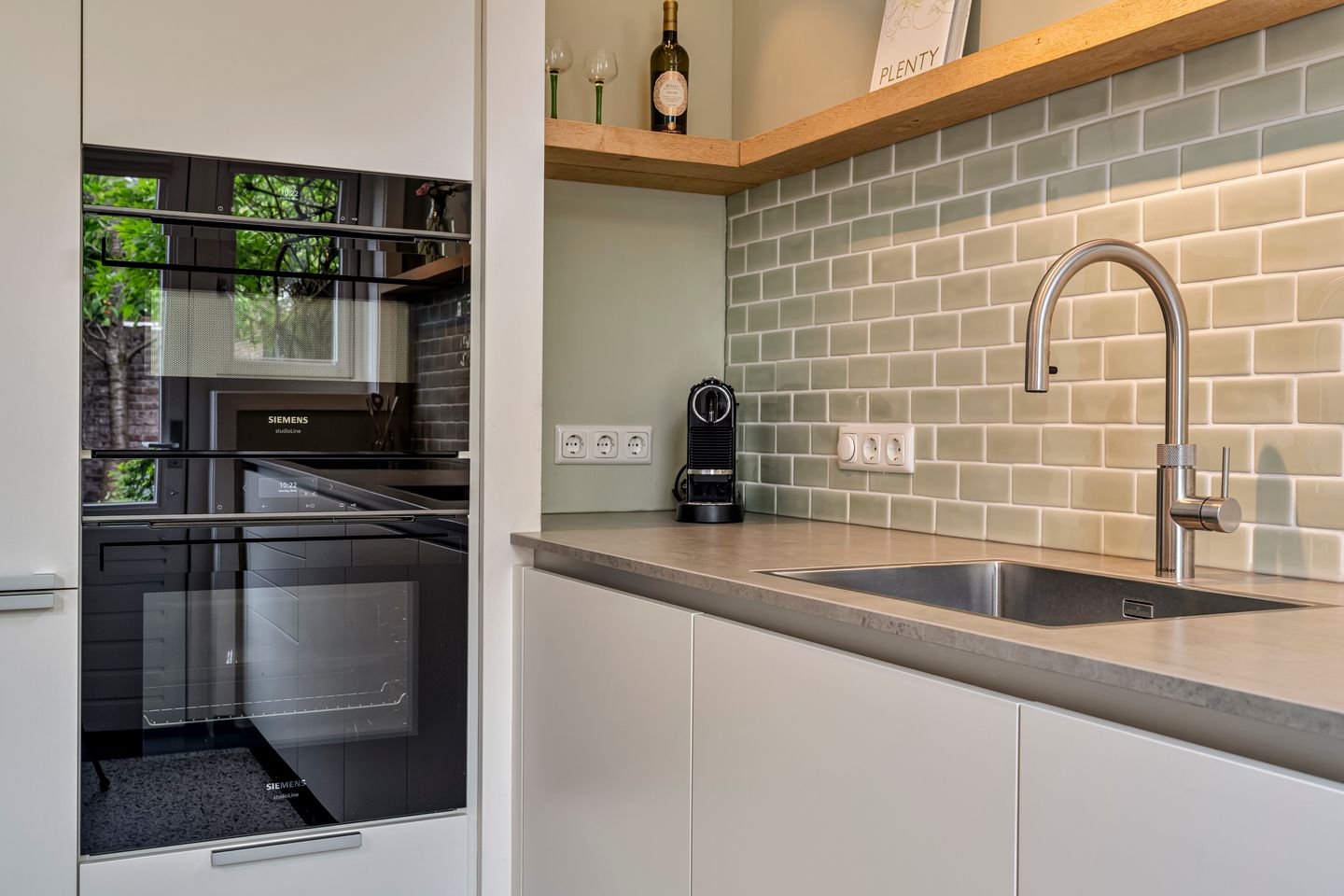 Fully Renovated 1930s-Style Corner Home in Desirable De Vliert Neighborhood — 14