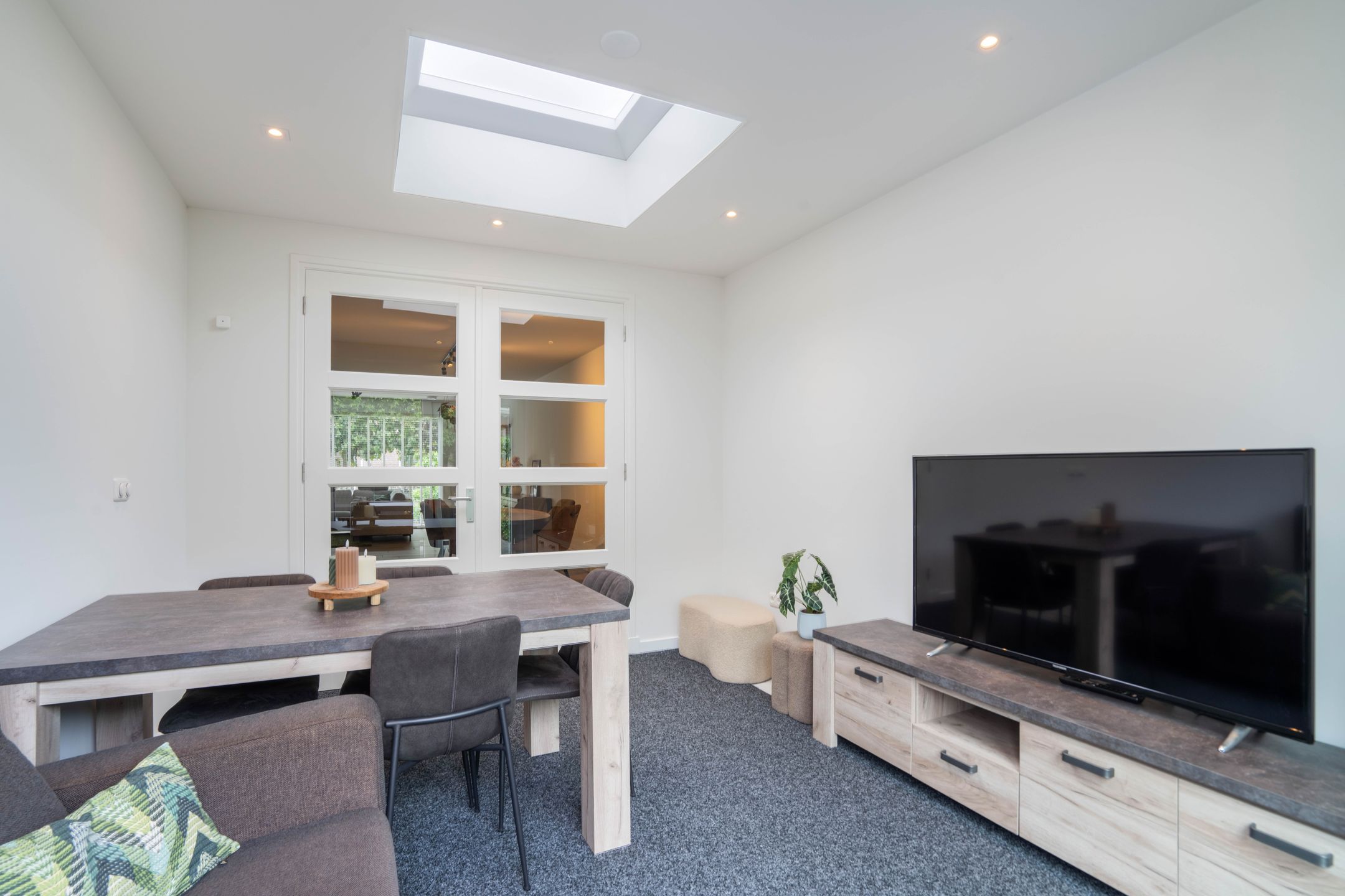 Modern Semi-Detached Home with 4 Bedrooms and Private Parking in Nederweert — 18