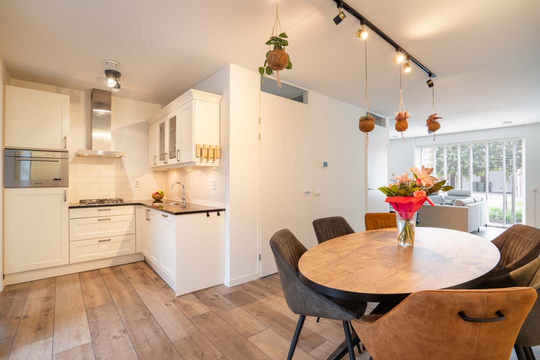 Modern Semi-Detached Home with 4 Bedrooms and Private Parking in Nederweert — 17