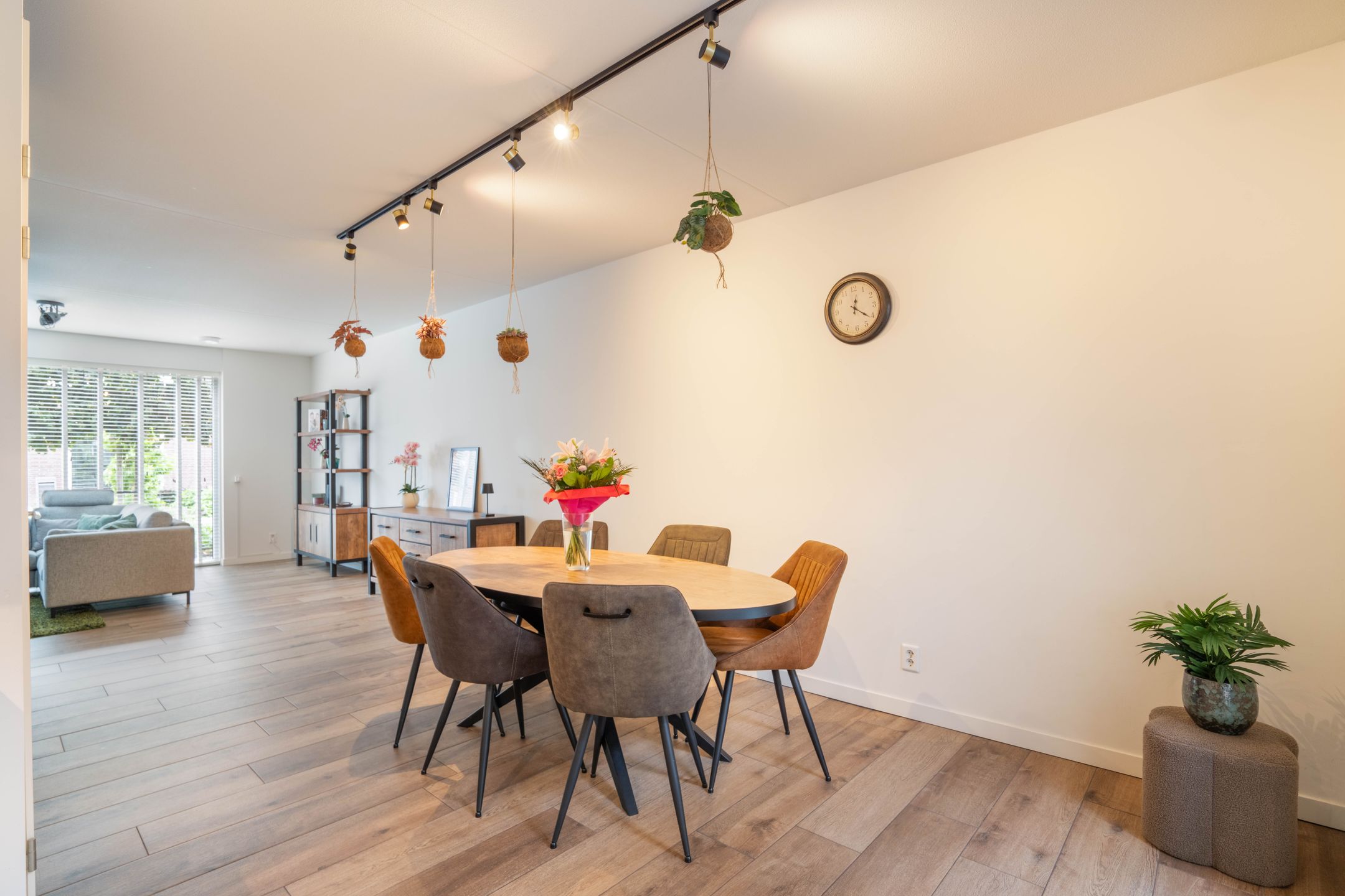 Modern Semi-Detached Home with 4 Bedrooms and Private Parking in Nederweert — 15