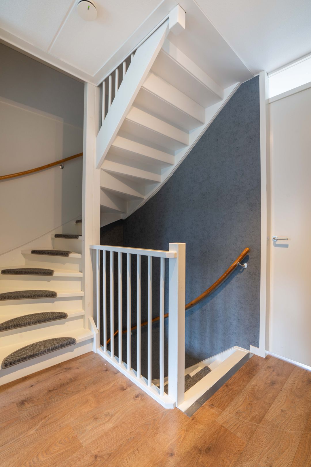 Modern Semi-Detached Home with 4 Bedrooms and Private Parking in Nederweert — 28