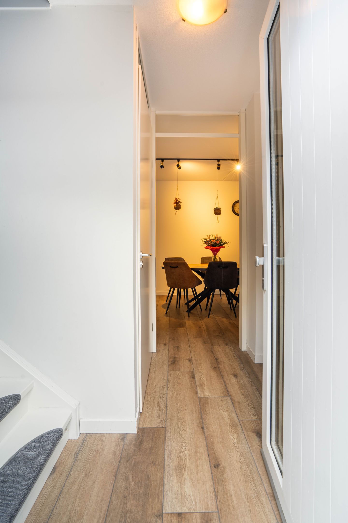 Modern Semi-Detached Home with 4 Bedrooms and Private Parking in Nederweert — 10