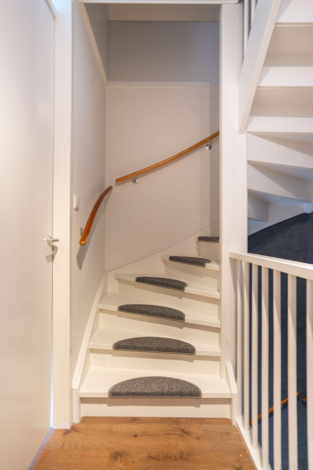 Modern Semi-Detached Home with 4 Bedrooms and Private Parking in Nederweert — 38