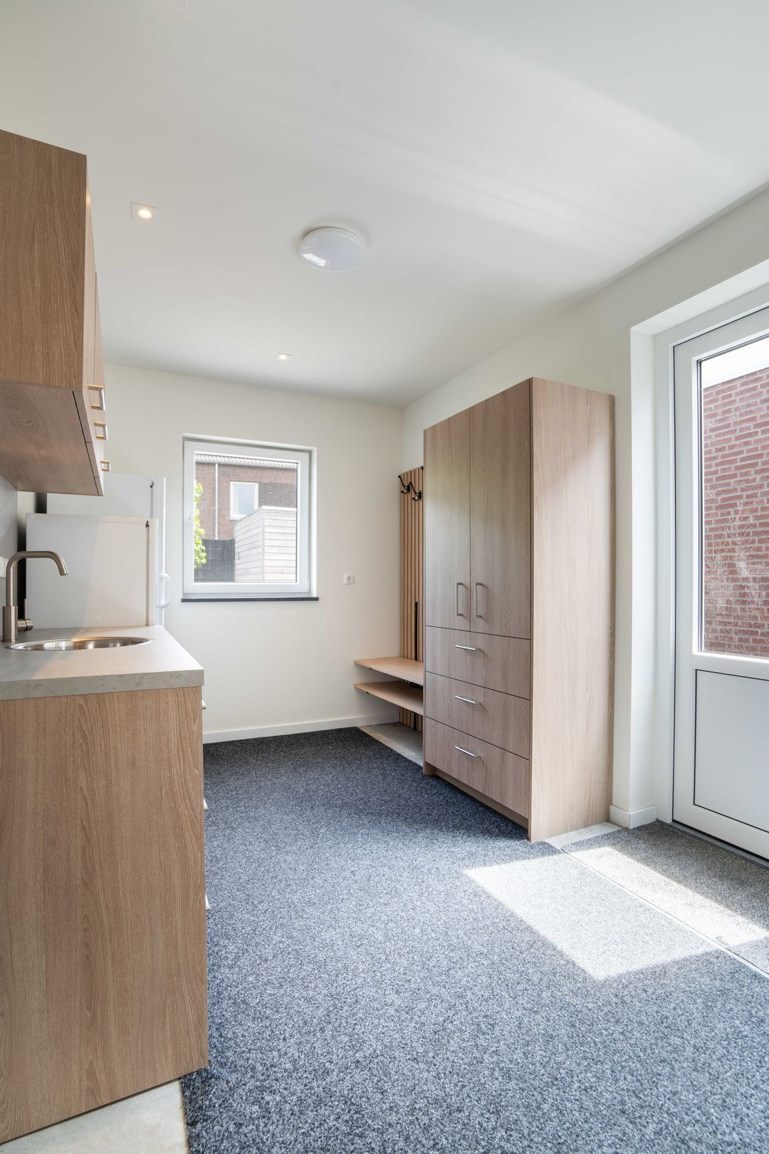 Modern Semi-Detached Home with 4 Bedrooms and Private Parking in Nederweert — 22