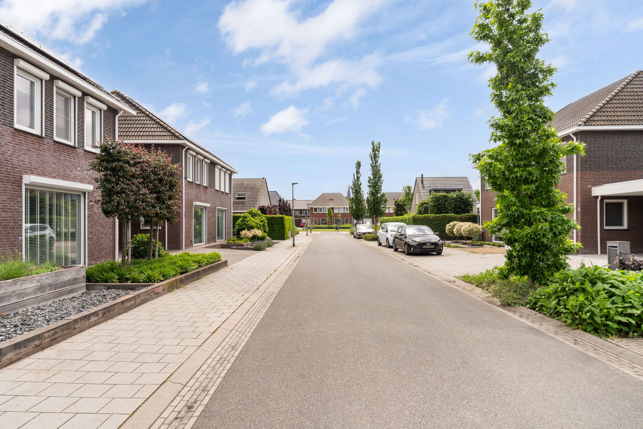 Modern Semi-Detached Home with 4 Bedrooms and Private Parking in Nederweert — 51