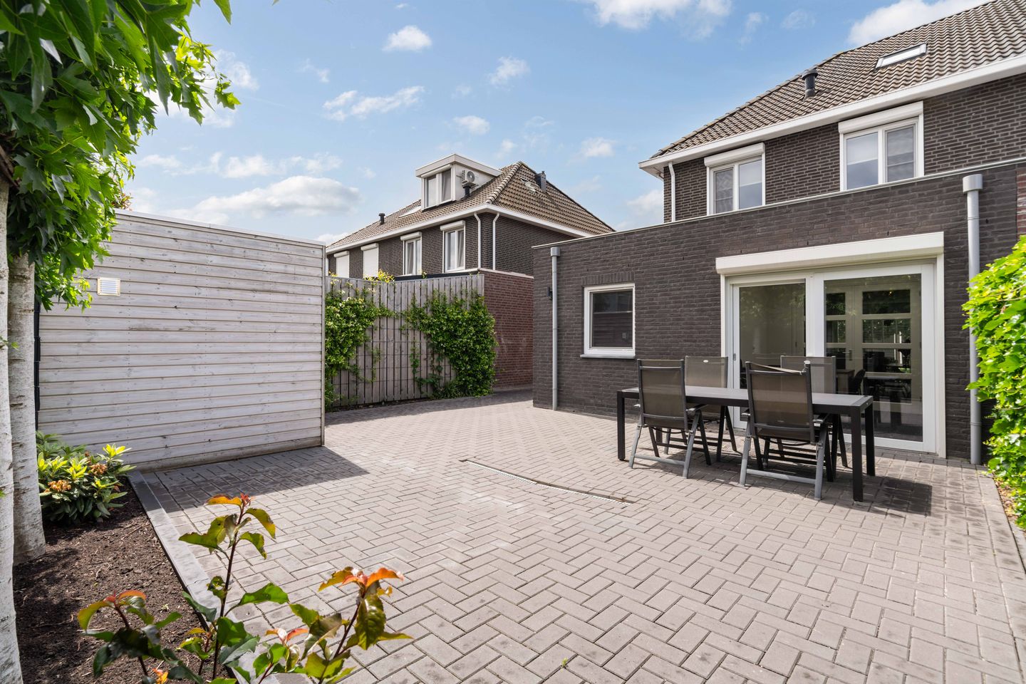 Modern Semi-Detached Home with 4 Bedrooms and Private Parking in Nederweert — 44