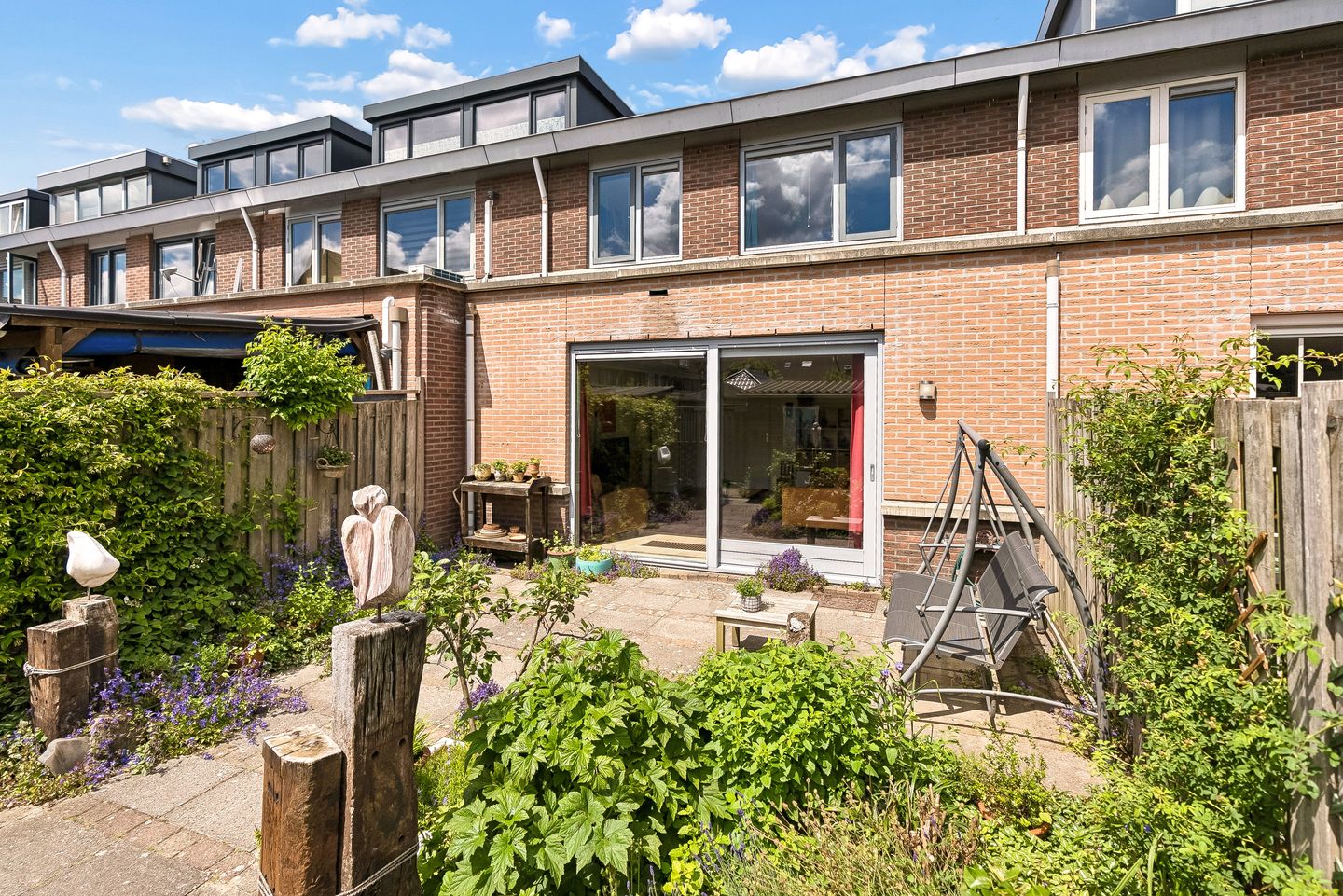 Spacious Family Home with Solar Panels in Almere's Popular Literatuurwijk — 14