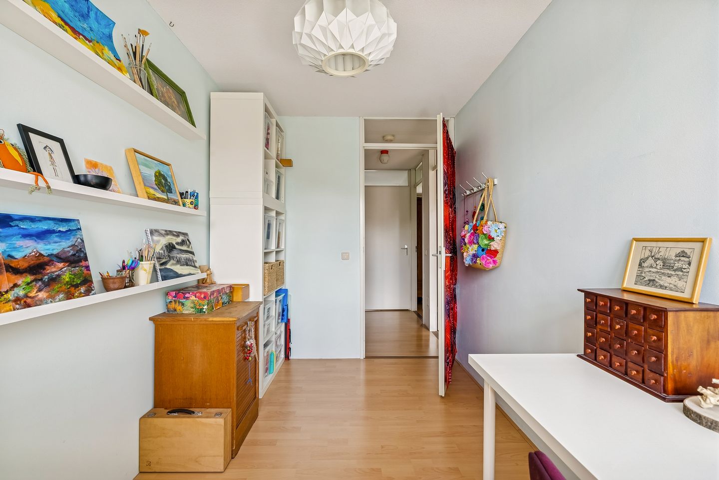 Spacious Family Home with Solar Panels in Almere's Popular Literatuurwijk — 29