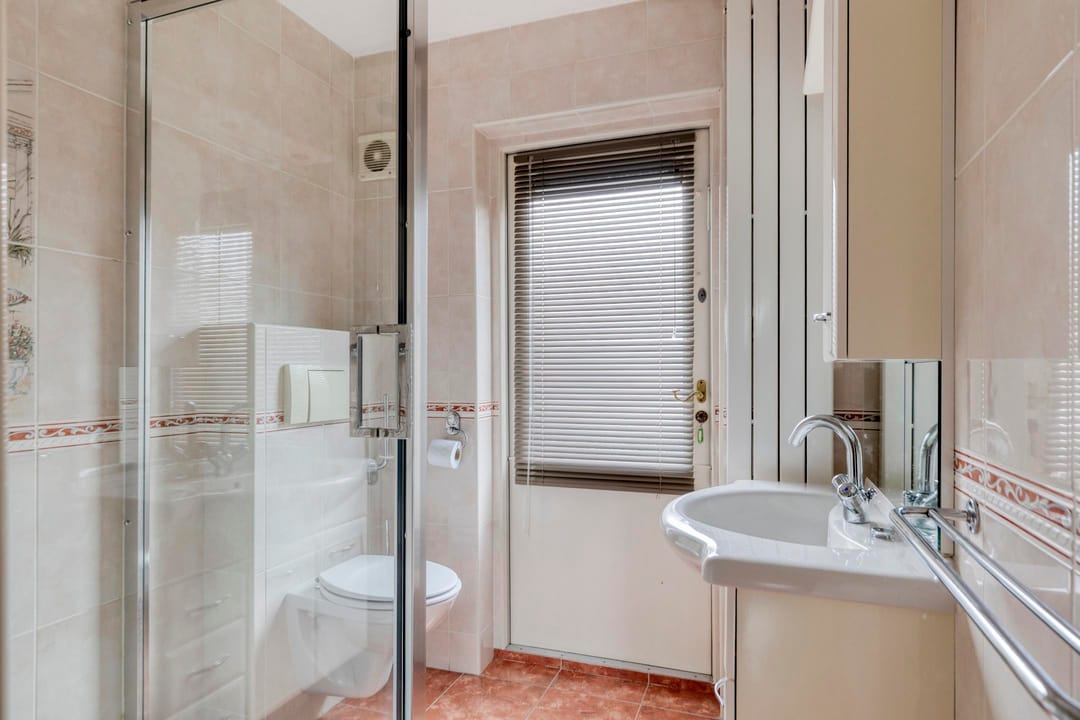 Charming 1930s Corner Home with Expansion Potential in Central Hilversum — 8