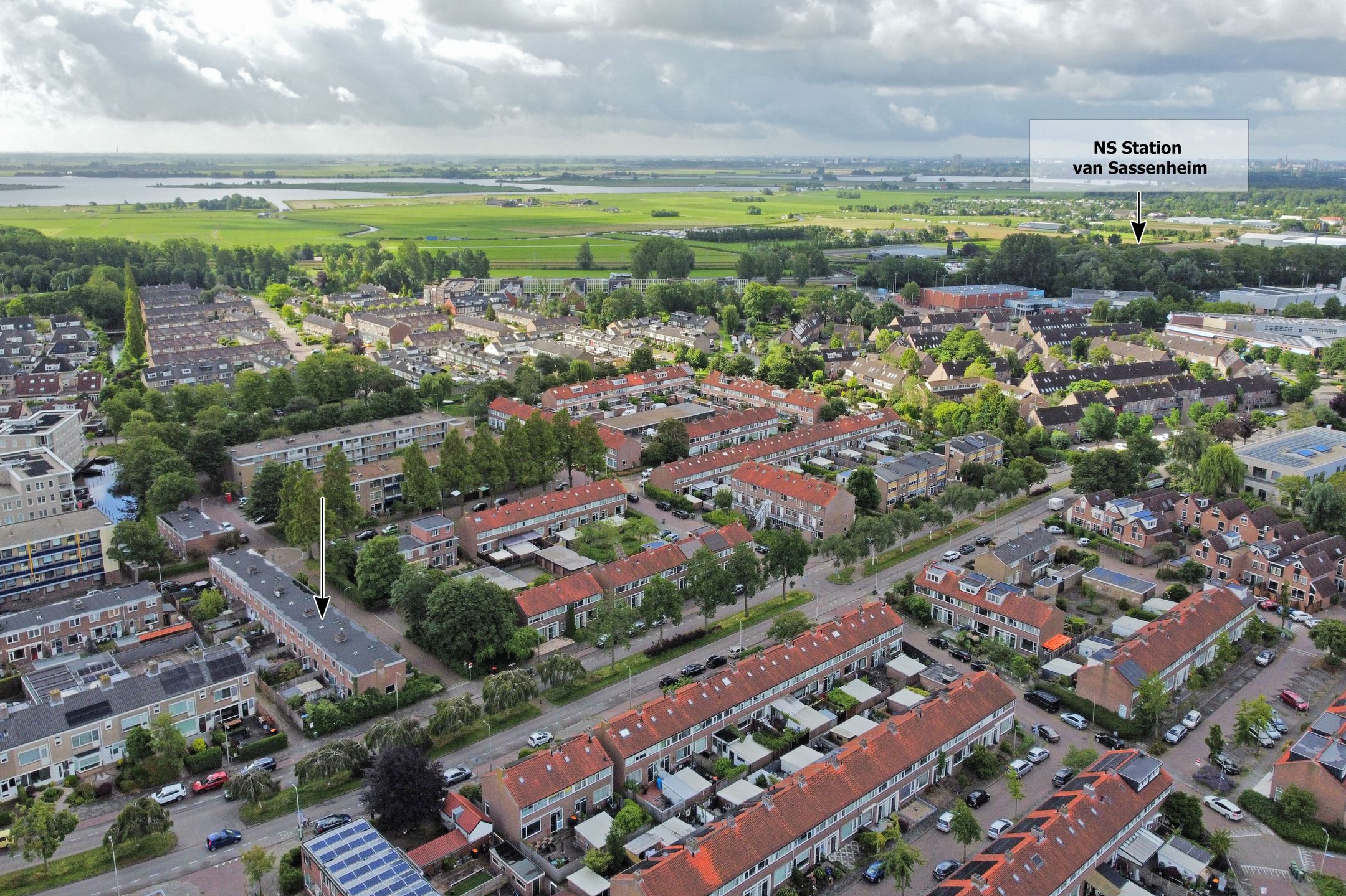 Well-Maintained Family Home with Private Parking in Quiet Sassenheim Neighborhood — 39