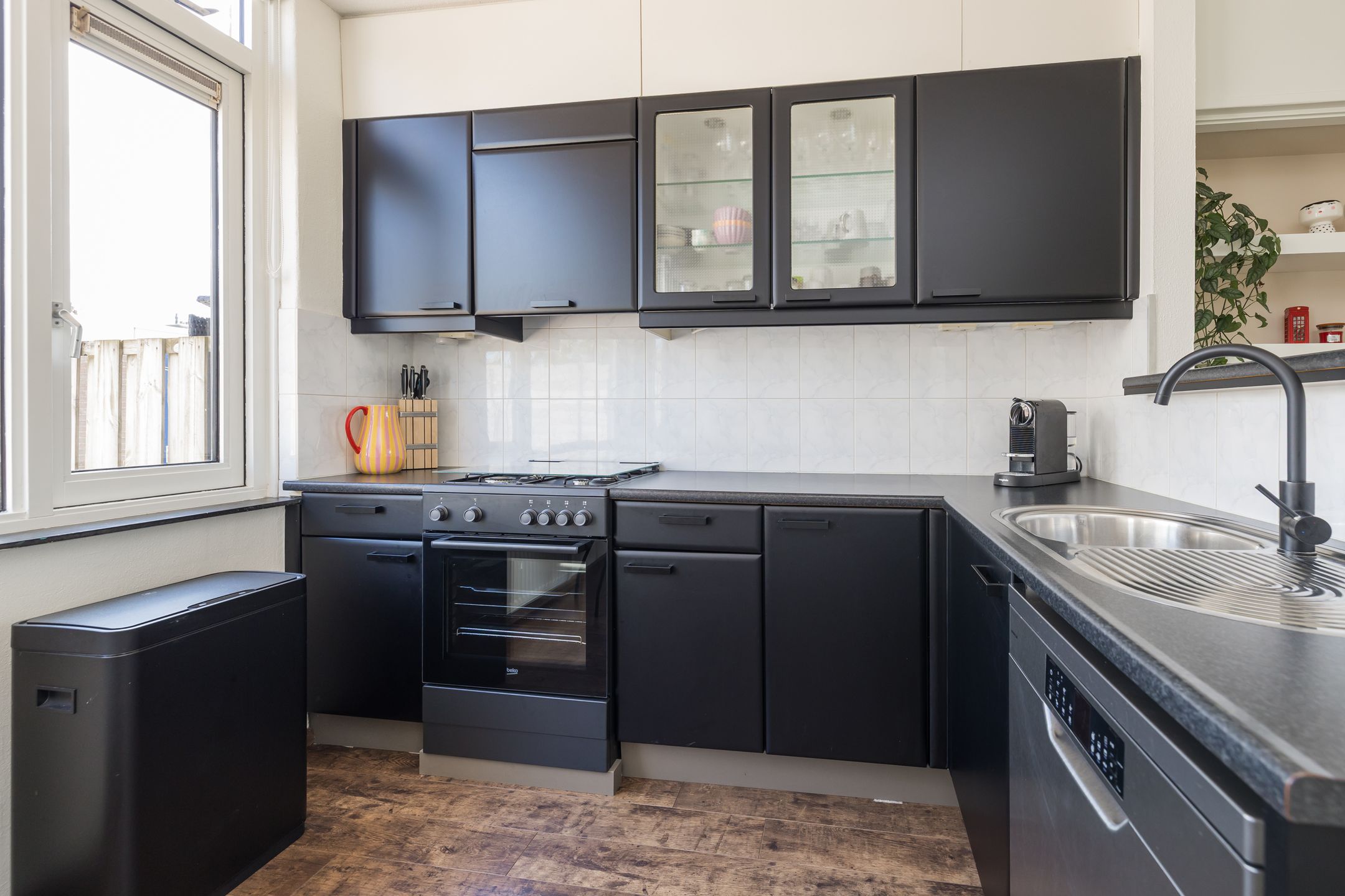 Well-Maintained Family Home with Private Parking in Quiet Sassenheim Neighborhood — 12