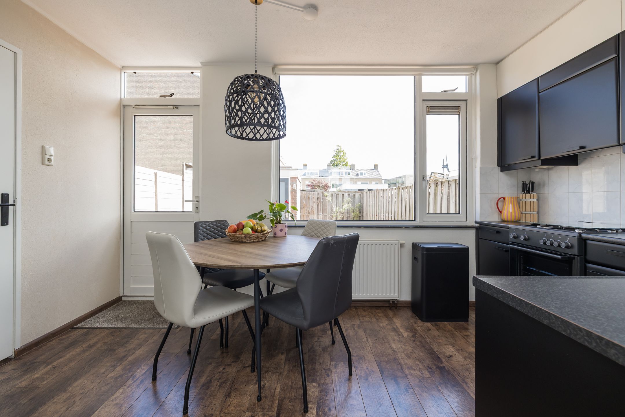 Well-Maintained Family Home with Private Parking in Quiet Sassenheim Neighborhood — 9