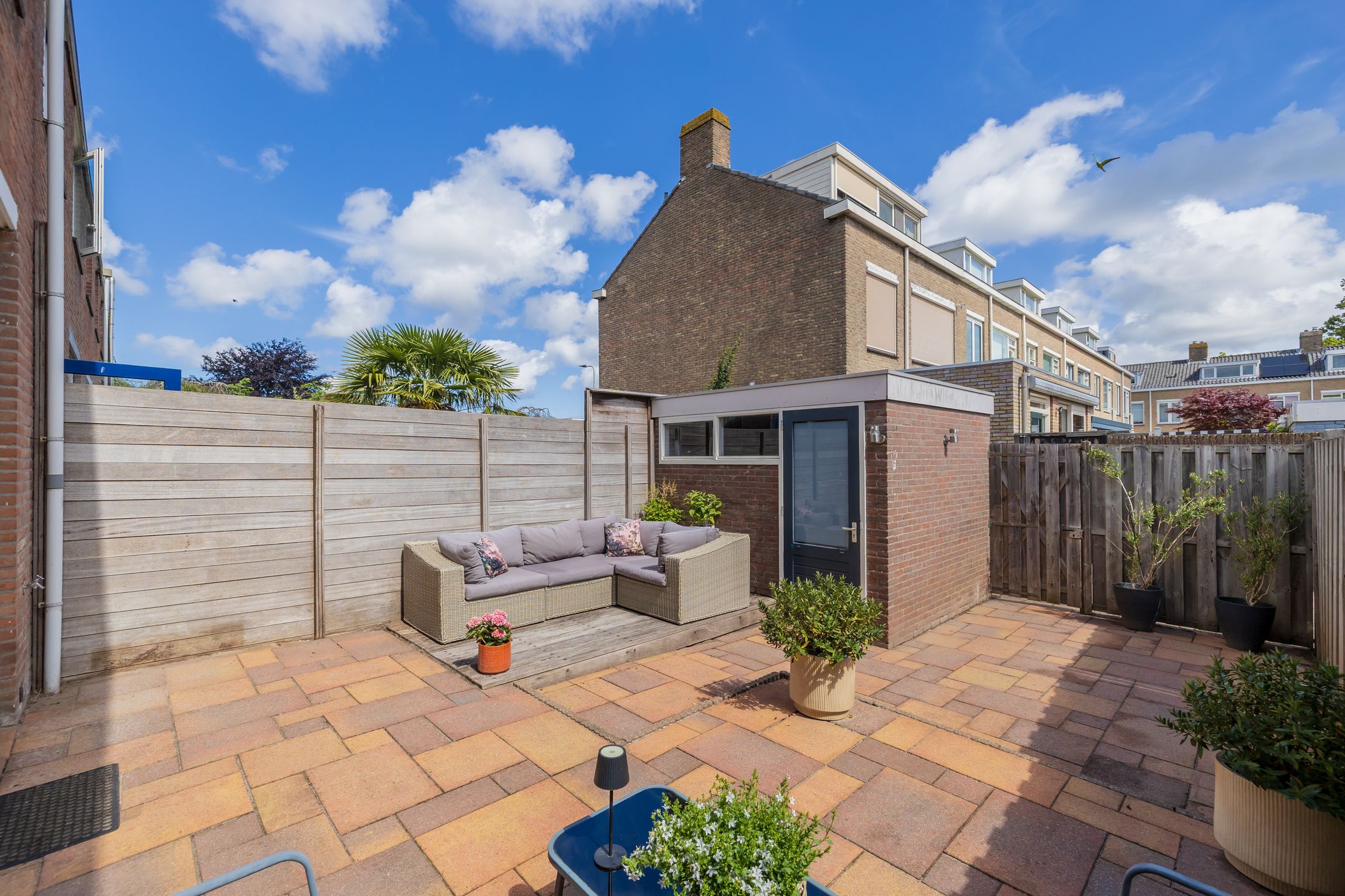Well-Maintained Family Home with Private Parking in Quiet Sassenheim Neighborhood — 21